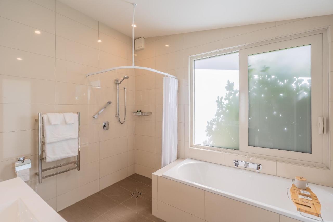 Anam Cara Gardens Luxury Villa Private Bedrooms And Ensuite Bathrooms Sleeps 9 Otaki Buitenkant foto