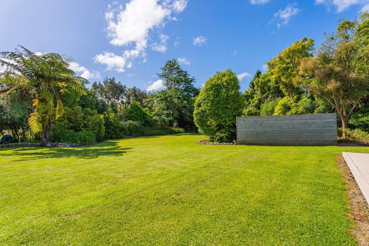 Anam Cara Gardens Luxury Villa Private Bedrooms And Ensuite Bathrooms Sleeps 9 Otaki Buitenkant foto